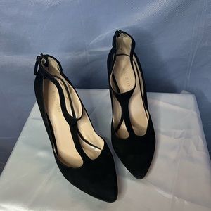 Nine West T-Strap high heels